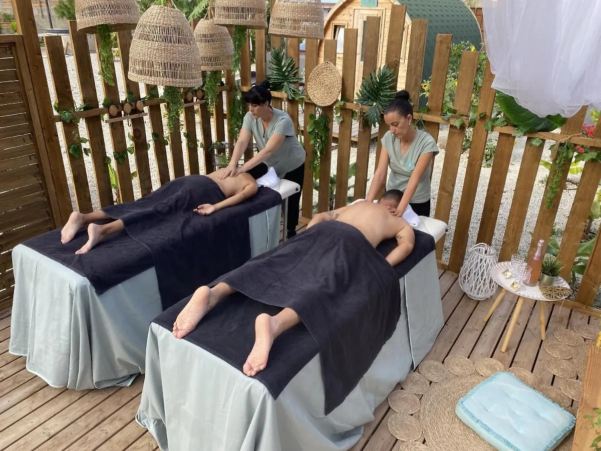 Nashira Hot Tub Piscina Y Jardin Lejlighed Buzanada